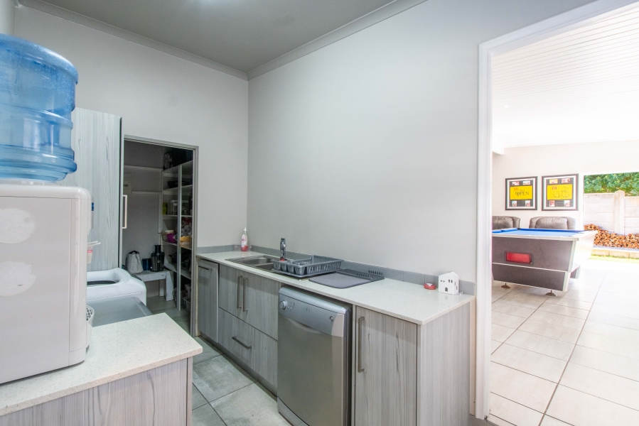 4 Bedroom Property for Sale in Mossel Bay Central Western Cape